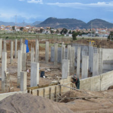 CONSTRUCCIN. Las zapatas de uno de los mdulos del campo ferial, donde actualmente trabaja medio centenar de obreros.